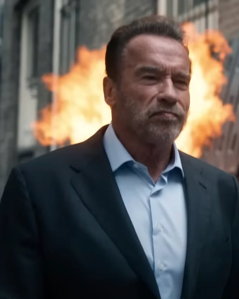 Arnold Schwarzenegger’s Stylish Gray Blazer from FUBAR – A Timeless Choice