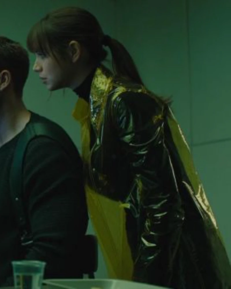 Blade Runner Clear Yellow Raincoat – A Cyberpunk Icon